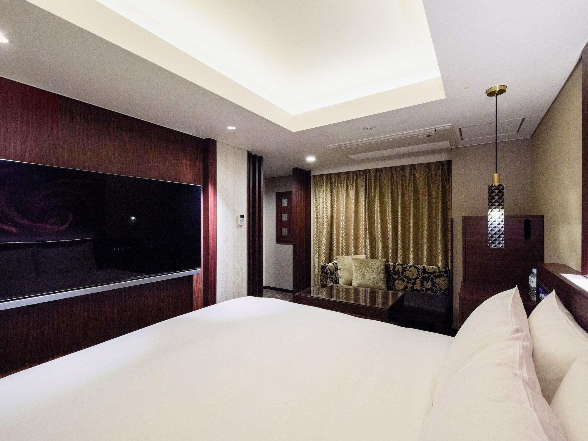 Meguroholic Hotel Tokyo Exterior photo
