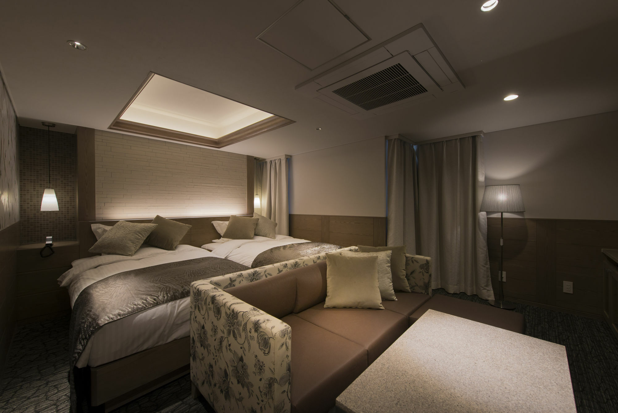 Meguroholic Hotel Tokyo Exterior photo